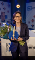 Yvette Roke met de Zorgverslimmer award